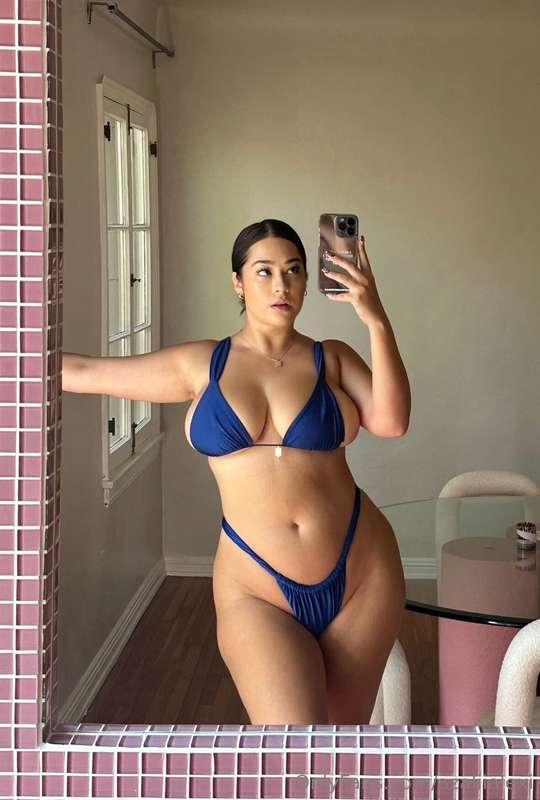 help me take this off 💙💙