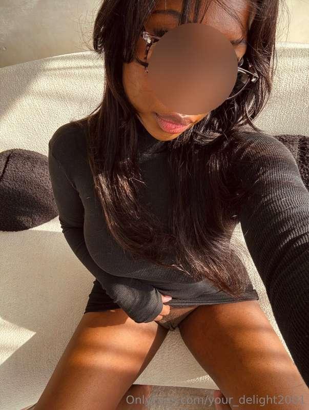 Do you prefer a bush, a little bit of hair, or hairless?👀