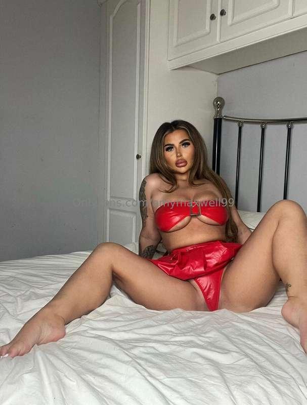 The latex couldn’t handle my big 🍉 need someone to come help..