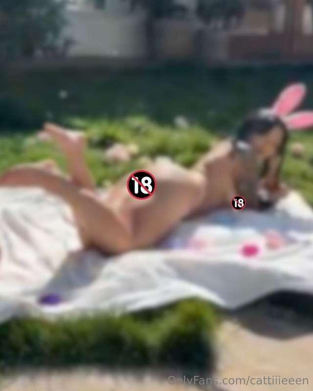 making easter x-rated again in your dms tonightttt bahahaha ..
