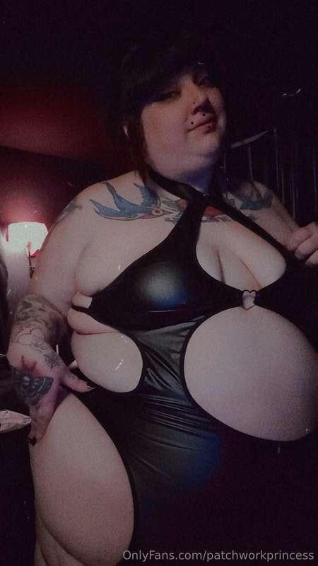 Here's some of the new outfits I got 😘
Which one would you l..