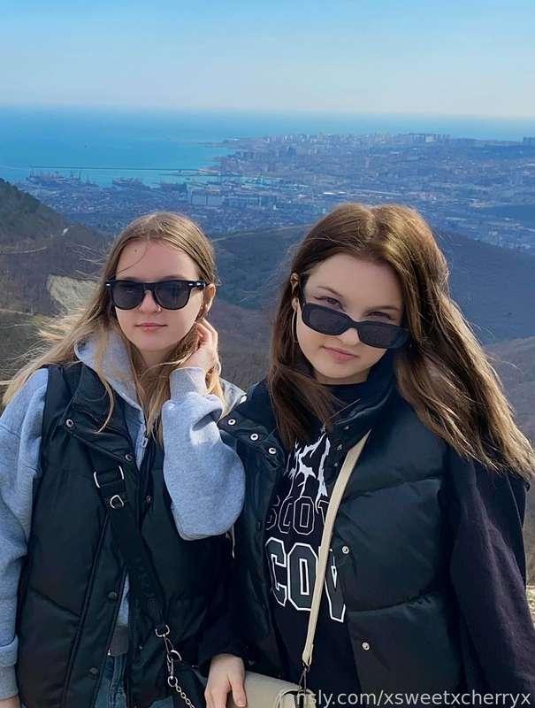 Which country would you like to go on vacation with us?🤔💜


#fyp #twins #teen #collegegirl #babyface #petite #18 #egirl #girlnextdoor #outdoor 
