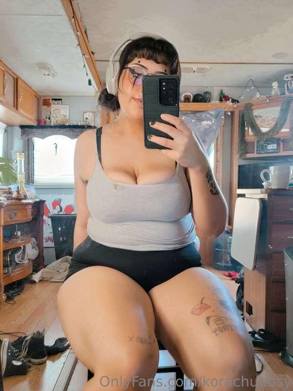 there's a barbecue sauce on my tit but it's okay because it'..