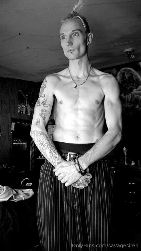 @Sailerboy91 ⚓Lvl 33 Male Model🤘Retired Stripper💀Tattoo Arti..
