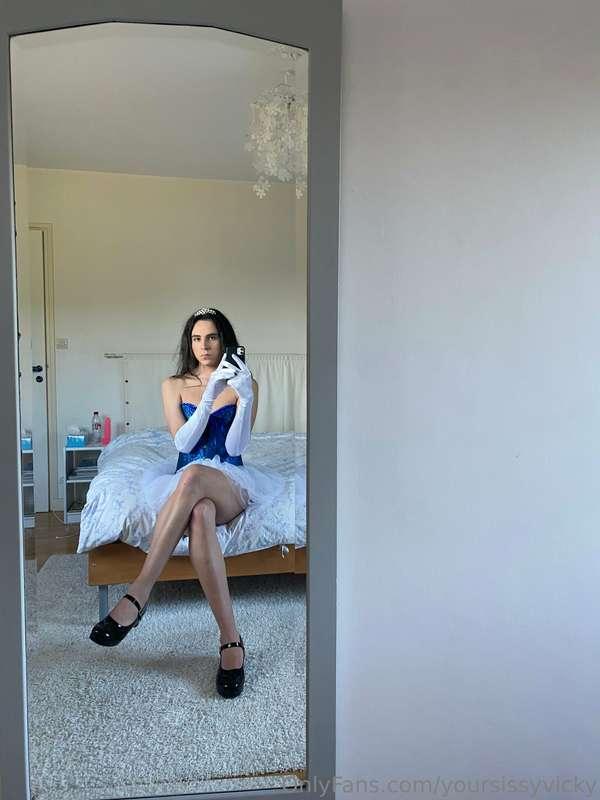 yoursissyvicky image #6