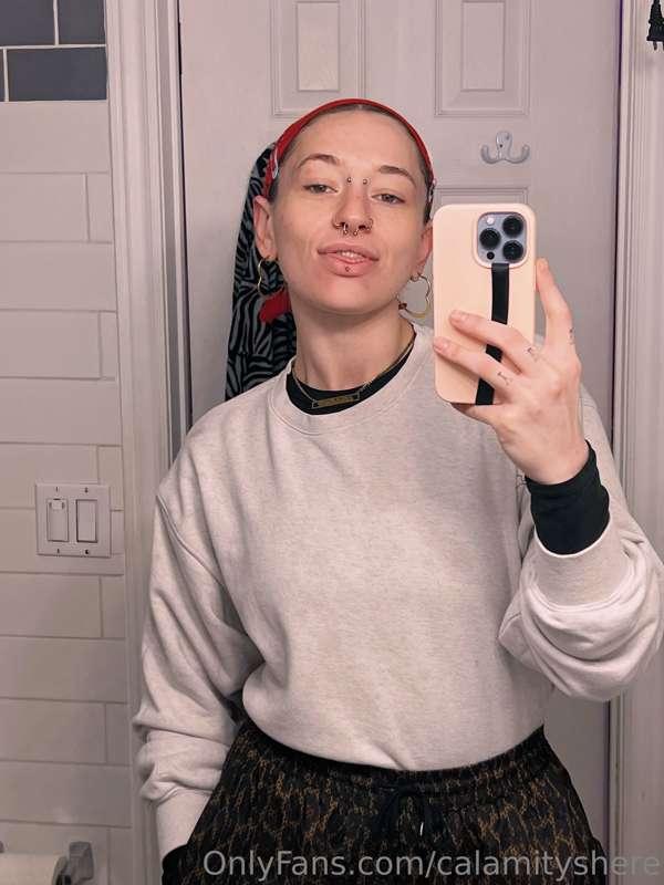 GYM FIT (THE EARRINGS STAY ON 😤)