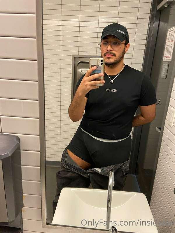 At work loving my breaks what would y’all do if you saw me