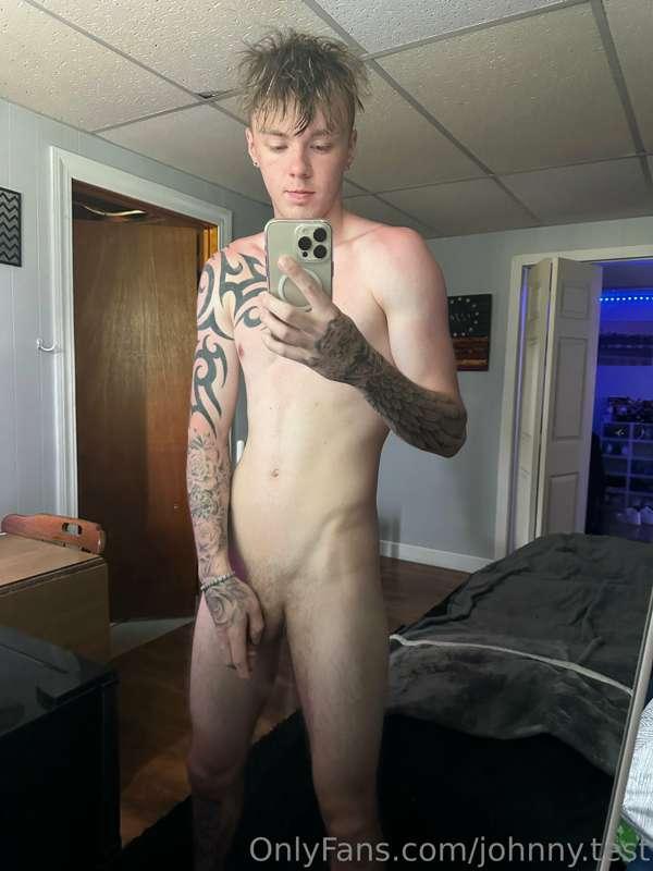 Next 100 people to sub my my paid get a free blowjob video f..
