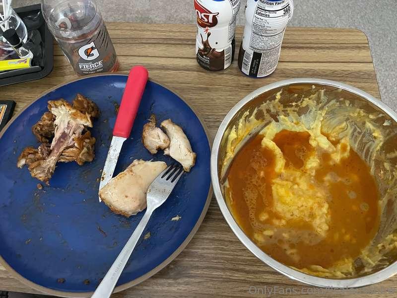 I finally remembered to get a photo of my food! There’s a TO..