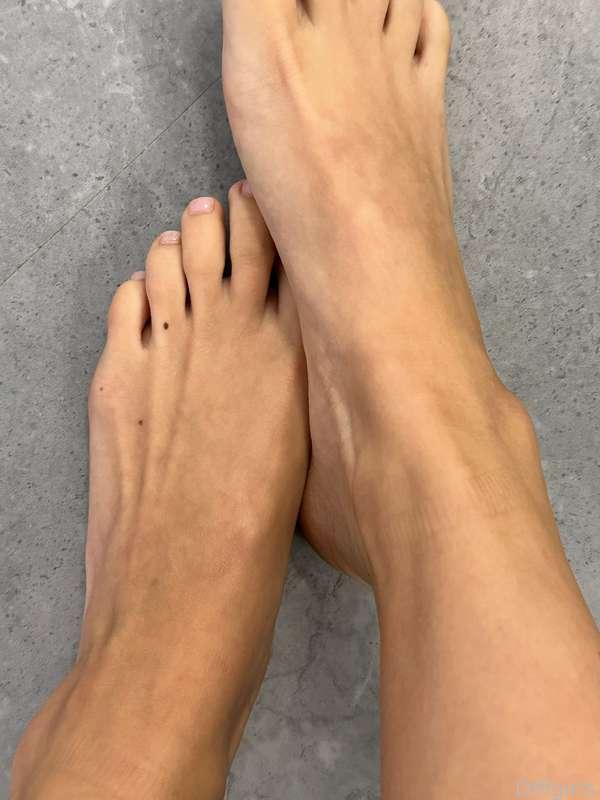 Where are my foot lovers at? 🦶💗