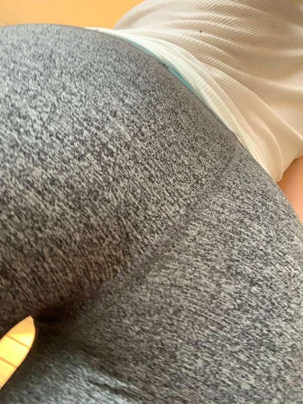 Tight pants time 😘