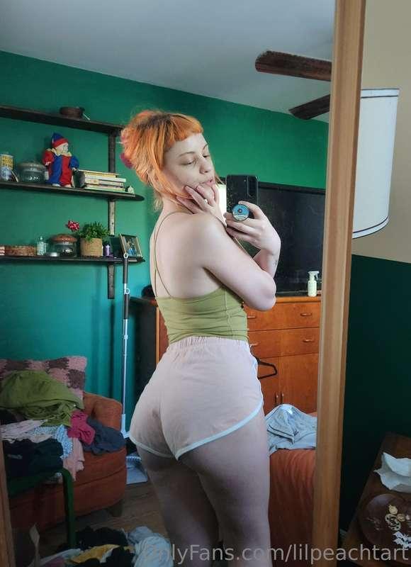 Pardon my messy room🙈