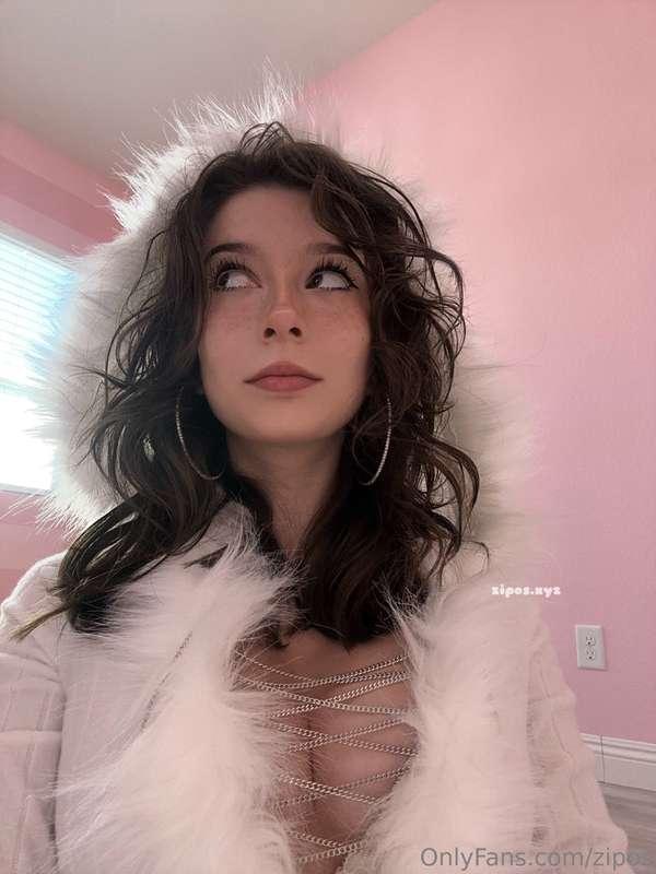 ***NEW SELFIE JUST DROPPED!!!*** 😄💗 *now like it or I’ll far..