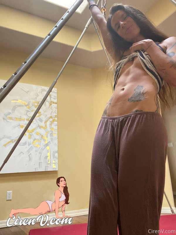 Ciren is working on her 6 pack.