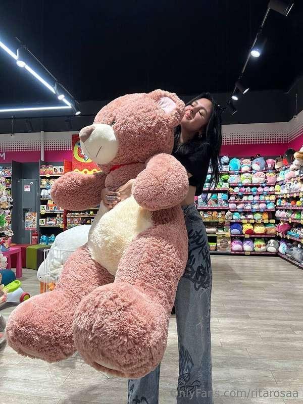 which one of you likes to cuddle as much as I do? 💘