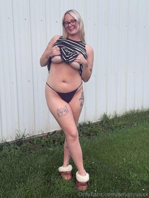 stripes and polkadots go together right? 🤭