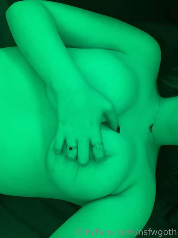 nsfwgoth image #0