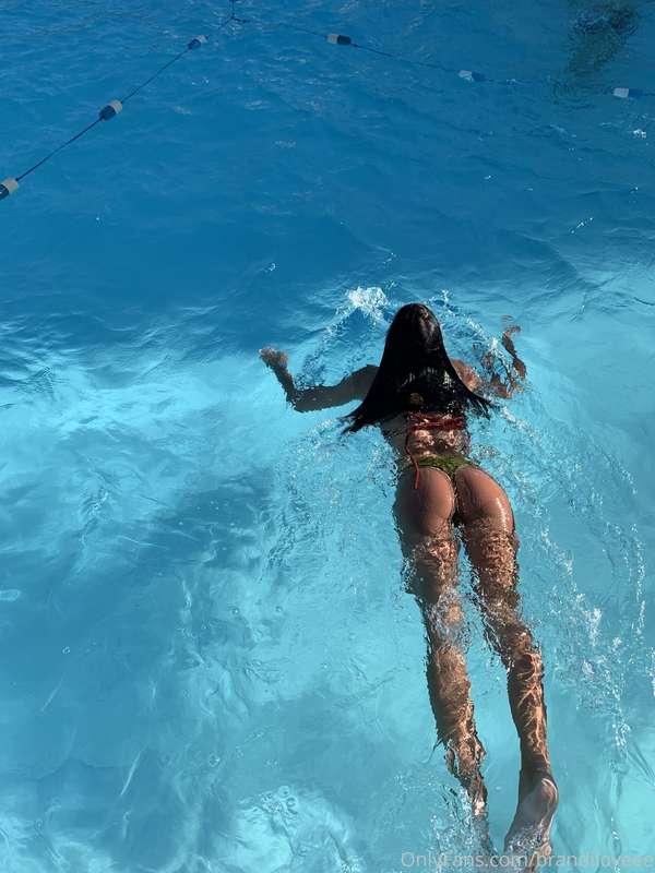 Hello, how are you?
Love swimming 💙