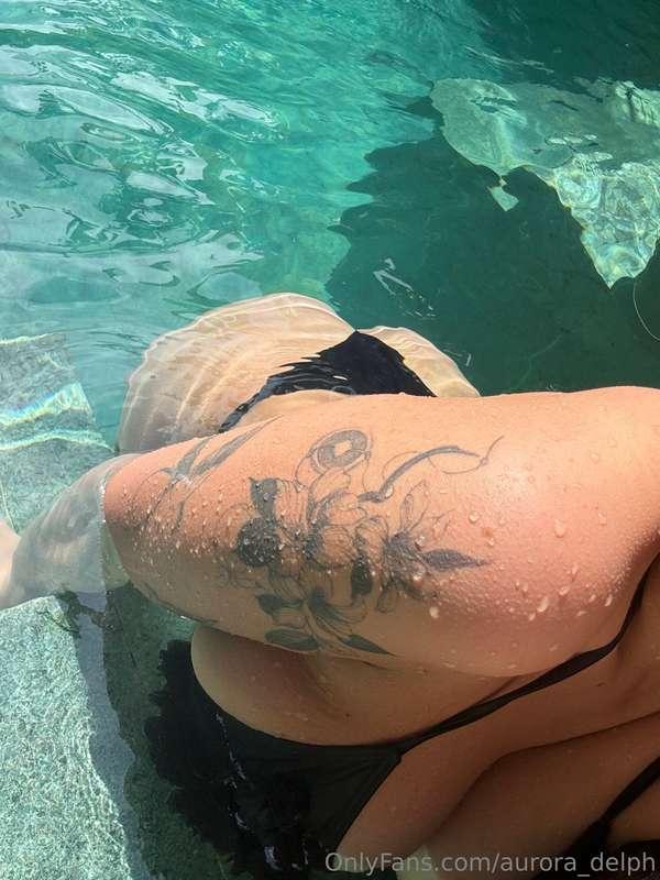 🌸 Are you one of those people who think tattoos on women's b..