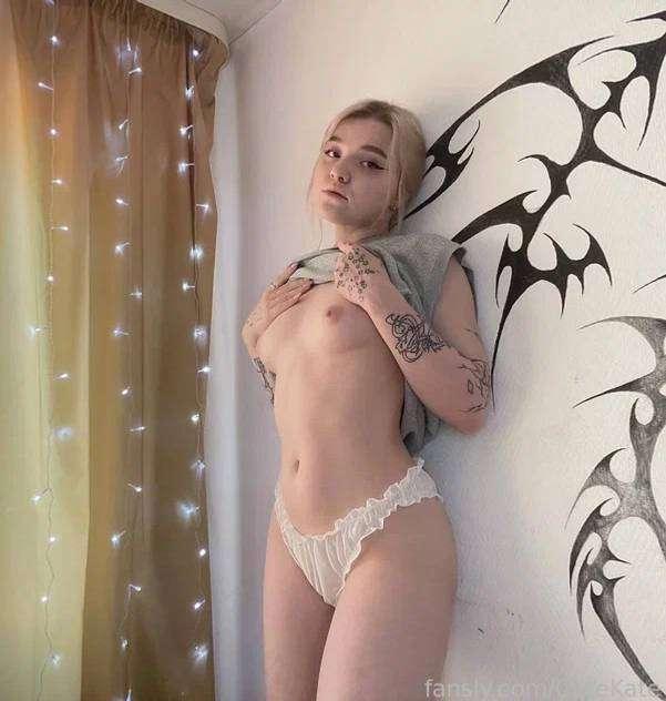 How do you like my drawing on the wall? 😏




#alt #fyp #cutie #egirl #teen #naughty #amature #young #fit #boobs