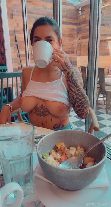 A little different good morning pics 🙃
Breakfast in a coffee..