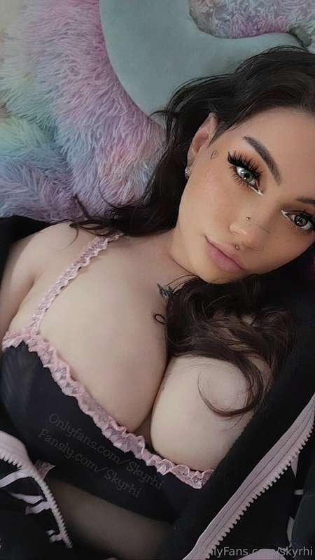 Let me be yours 💋