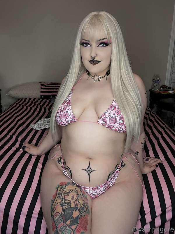 Will be sending out a lil mini photo set in this look to my ..