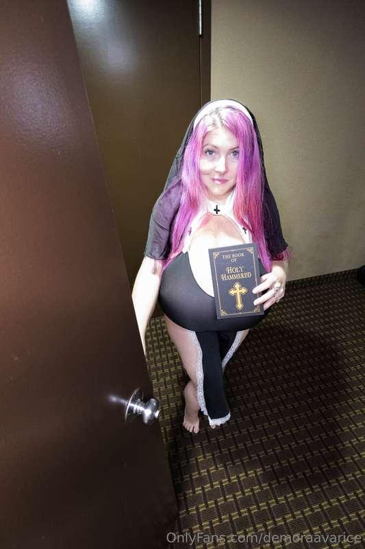 demoraavarice image #4