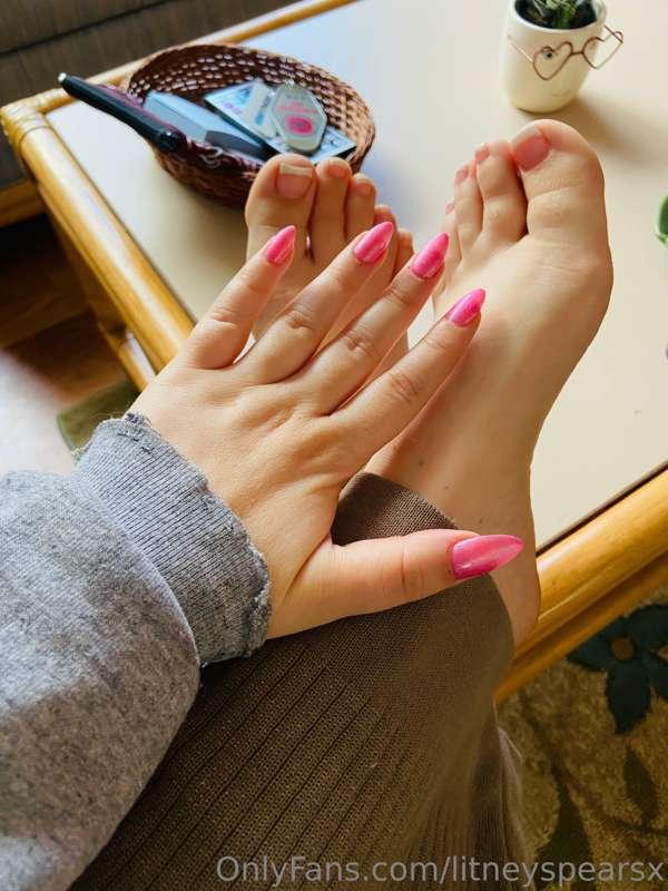 Freshly painted 💅🏻🦶🏻