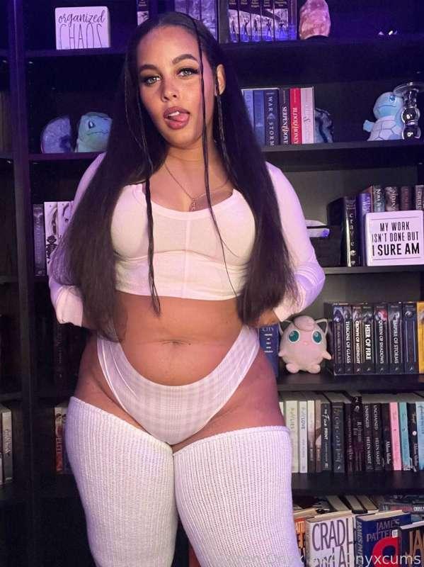 onyxcums image #1