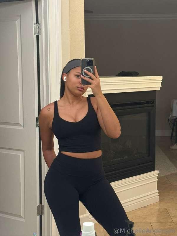 Who’s your favorite girl? 🤭