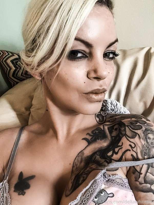 Cum on my pretty little face !!