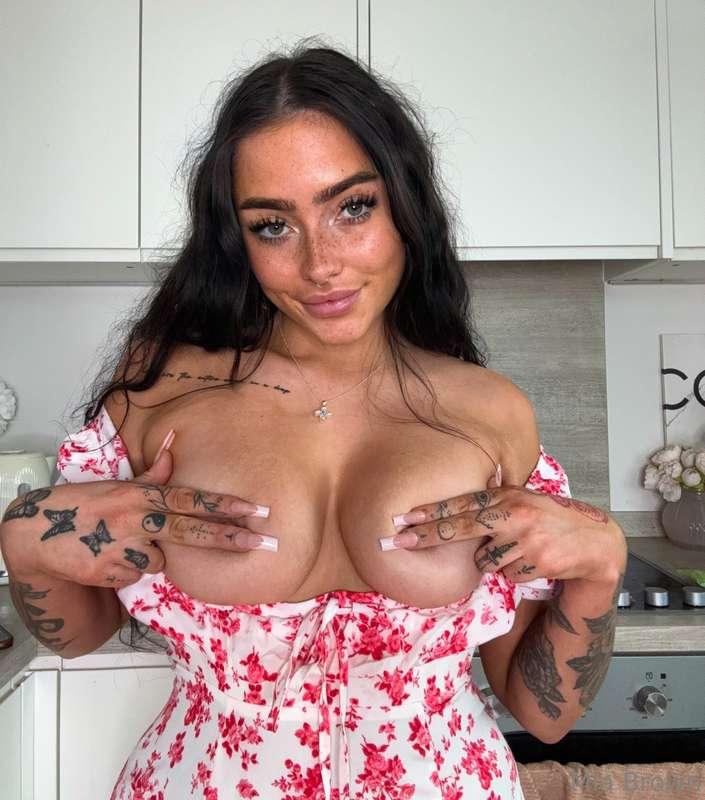 I wish my hands weren't the only ones feeling me up right no..