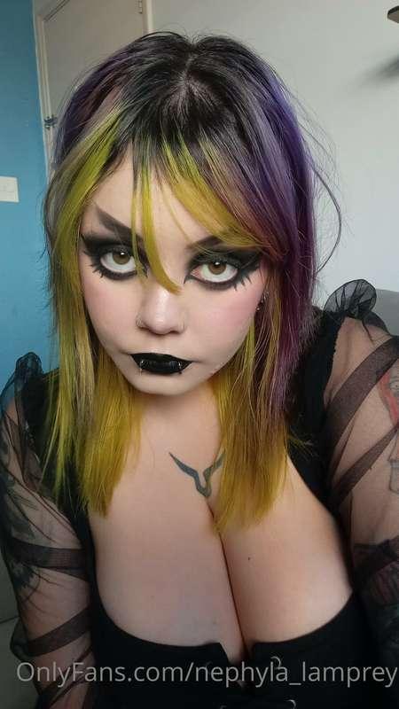 Just a bunch of selfies with my titties out cause I looked h..