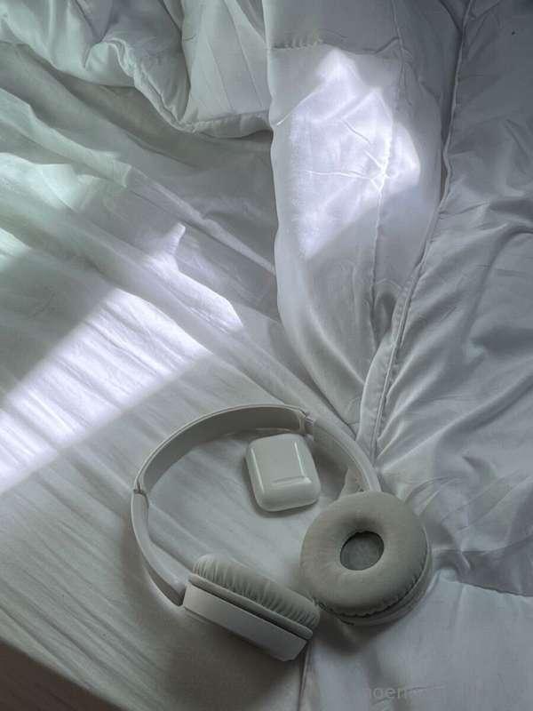 Finalmente sabato! 🥰 A letto manca solo una cosa...