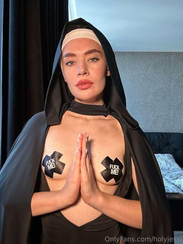 holyjessi main image