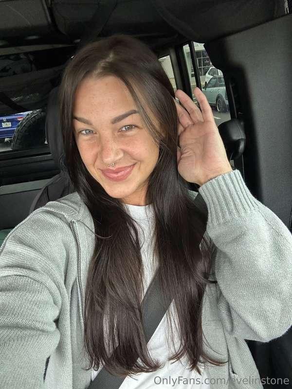 What’s on your road trip playlist? 🎶