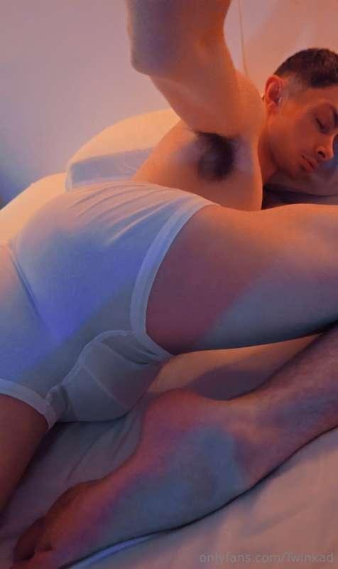 Midnight, low light, good night, sleep tight, in white, what..