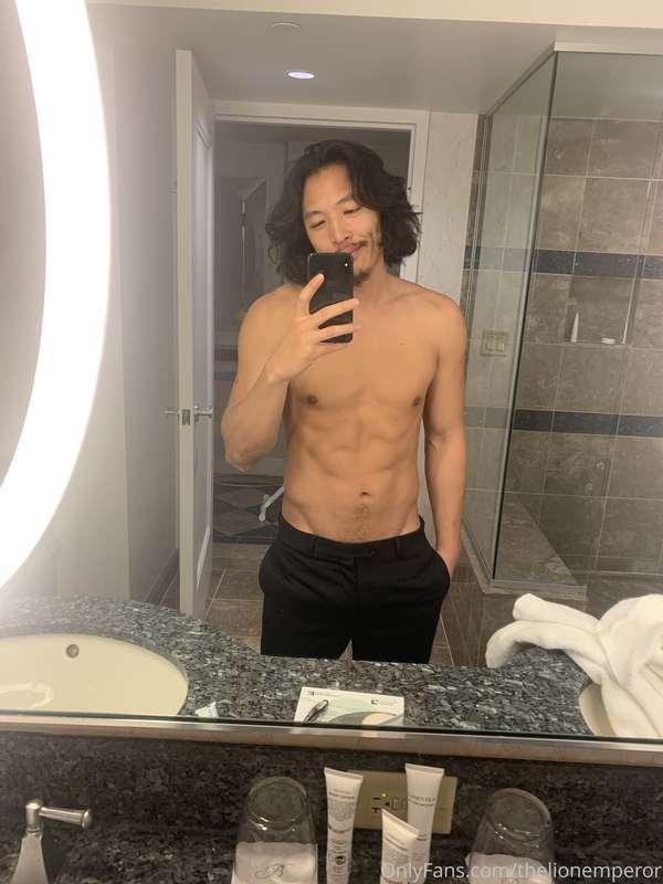 Sneak peak at upcoming photoshoot?