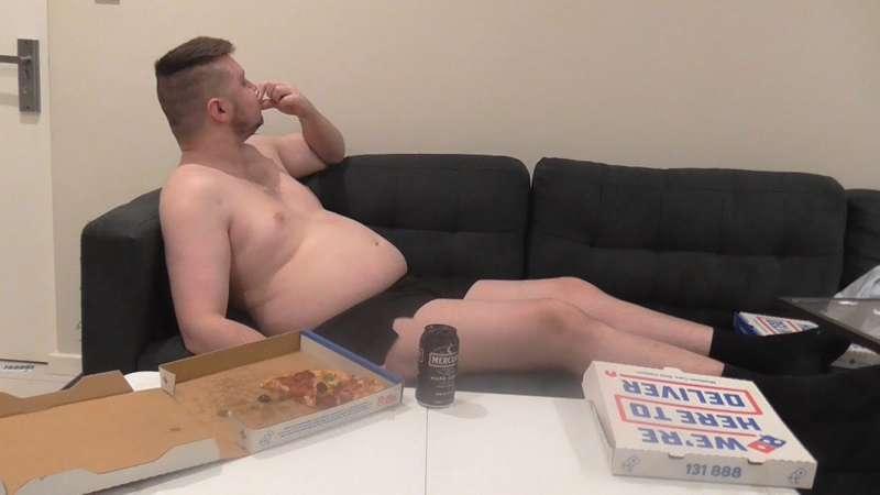 This Video I broke my record (4 Pizza's)