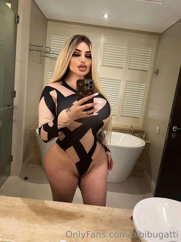 come play with me daddy😍