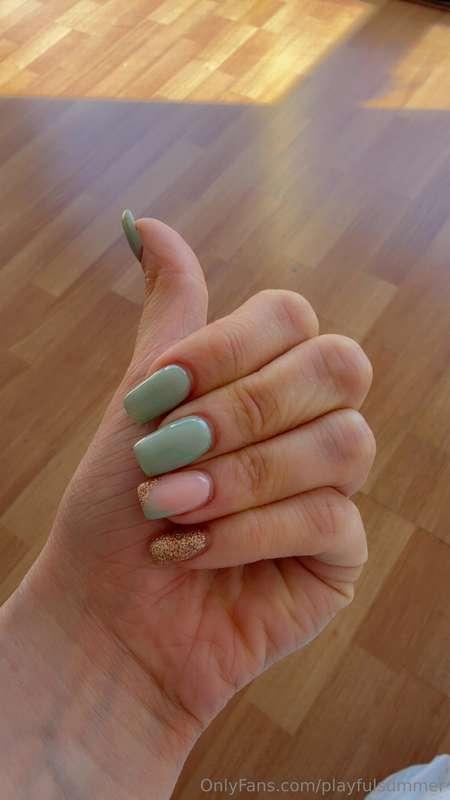 Today I'm doing my nails 💅🏻 