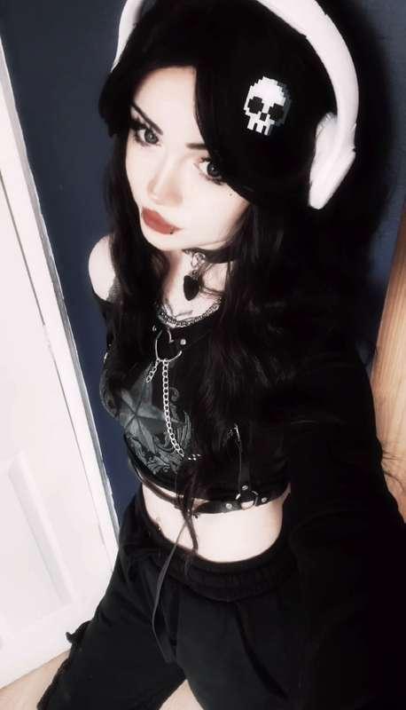 it’s my birthday tomorrow 🖤 I’m also moving into my own plac..