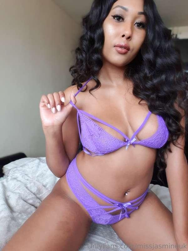 You like what you see? I'm all yours, baby 💜✨