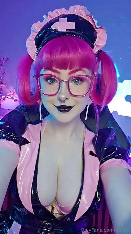 HAPPY HALLOWEEN!! I'm live on http://twitch.tv/pinipy as a G..