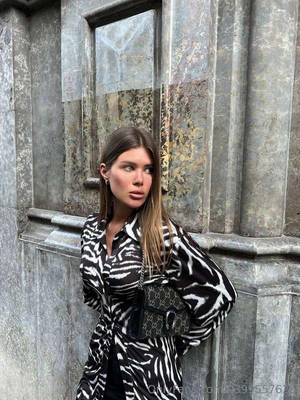 guess where I'm looking?🤫