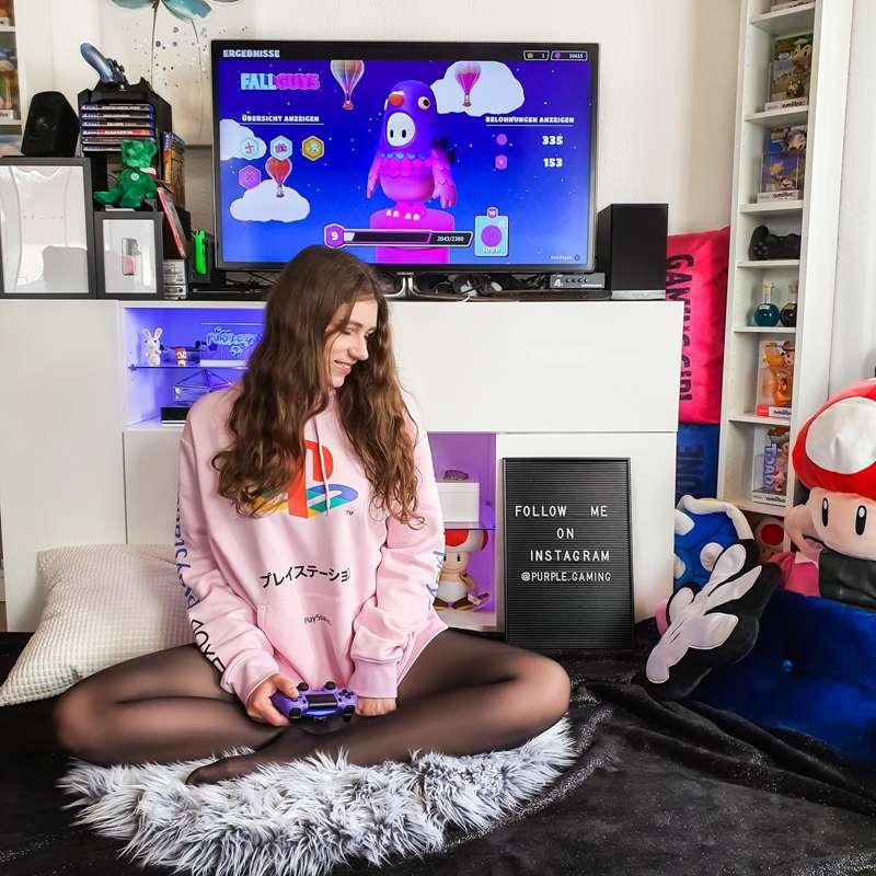 PlayStation Girl 🎮💜😉