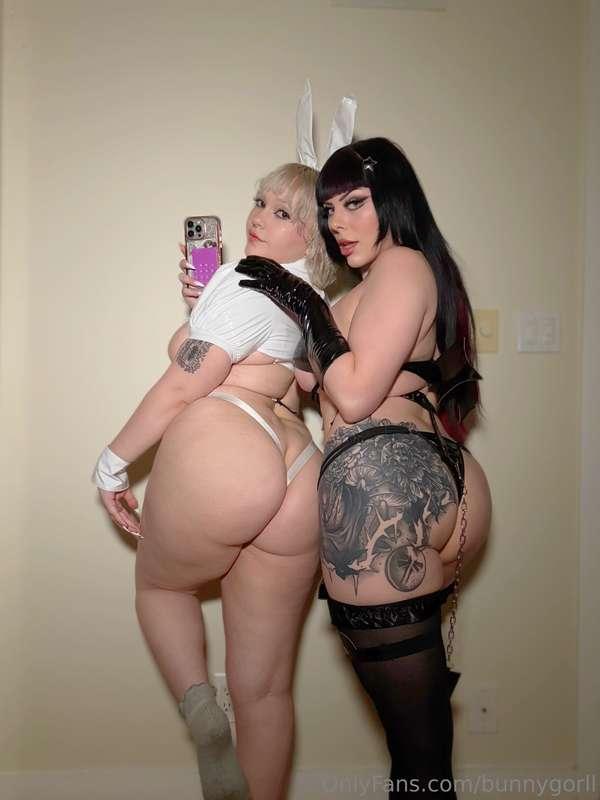 ur fav succubus duo is back :) check ur dms