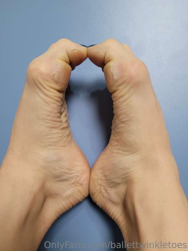 Wednesday wrinkles 👣💕😘