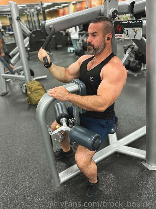 Hit full upper body yesterday with my guy for a solid pump b..